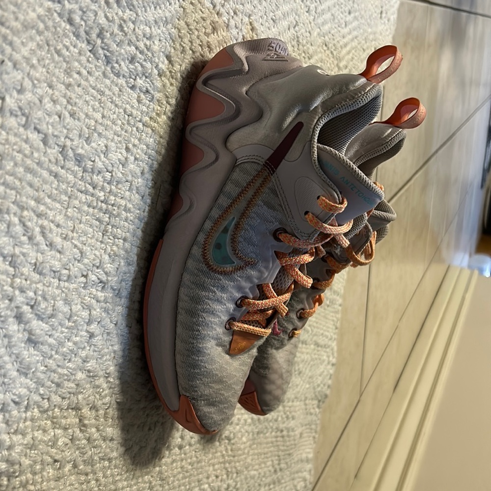 Giannis immortality 1 Nike shoe